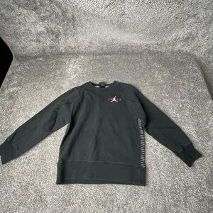 Jordan Black and white Crewneck Sweater cozy size youth medium